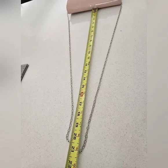 Elegant Pink Clutch with Silver Chain - Picture 9 of 15